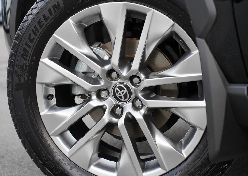 2025 Toyota RAV4 6