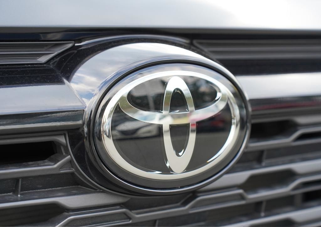 2025 Toyota RAV4 9
