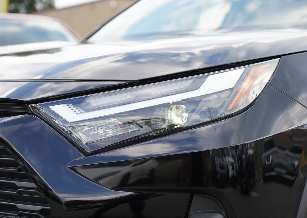 2025 Toyota RAV4 10
