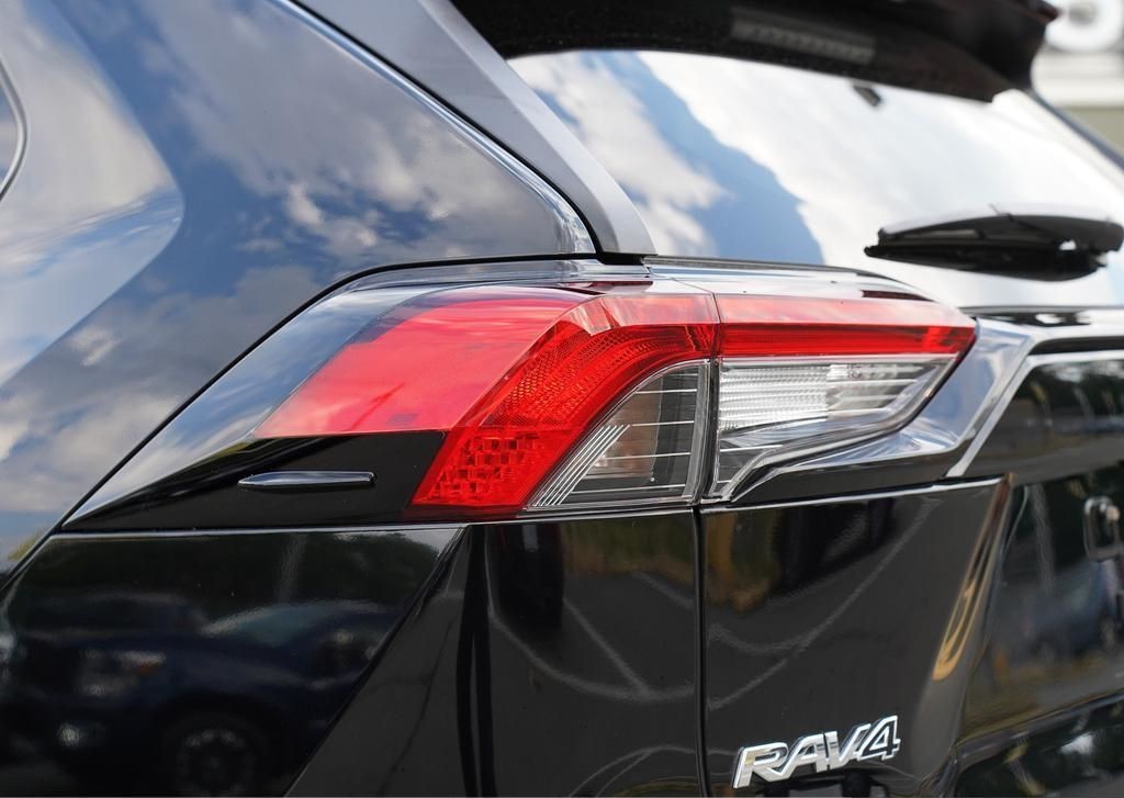 2025 Toyota RAV4 12