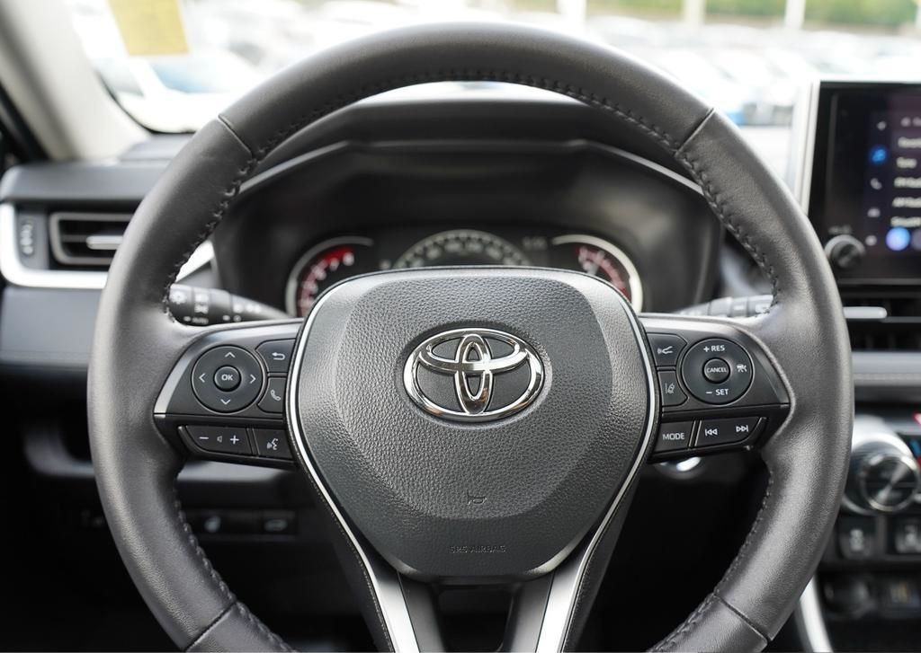 2025 Toyota RAV4 14