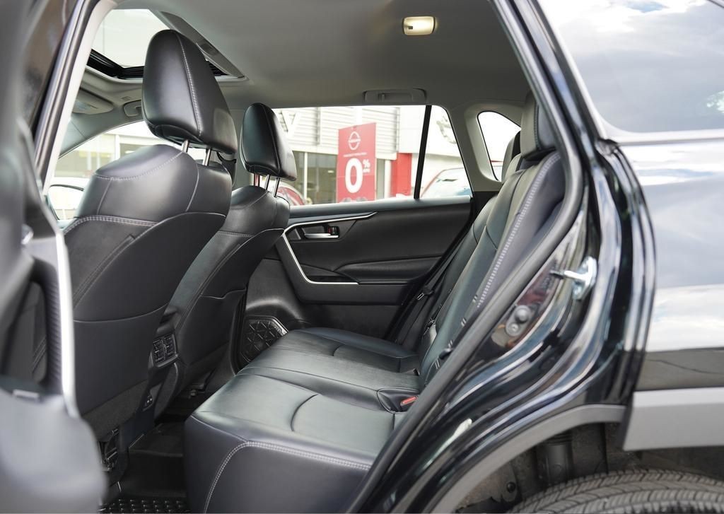 2025 Toyota RAV4 24