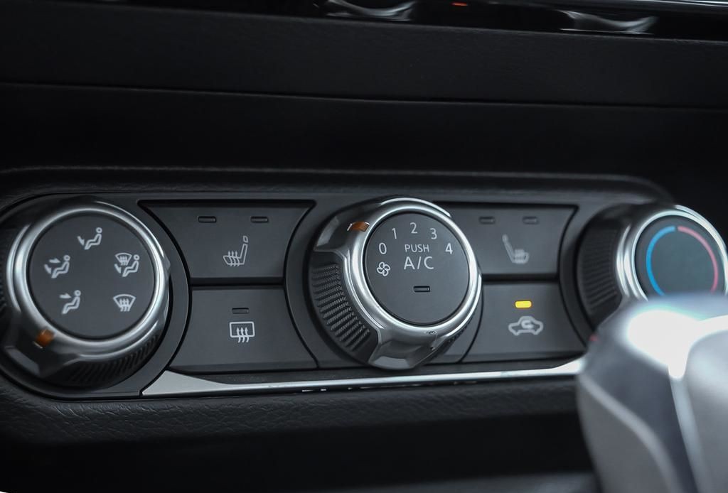 2026 Nissan Kicks 22