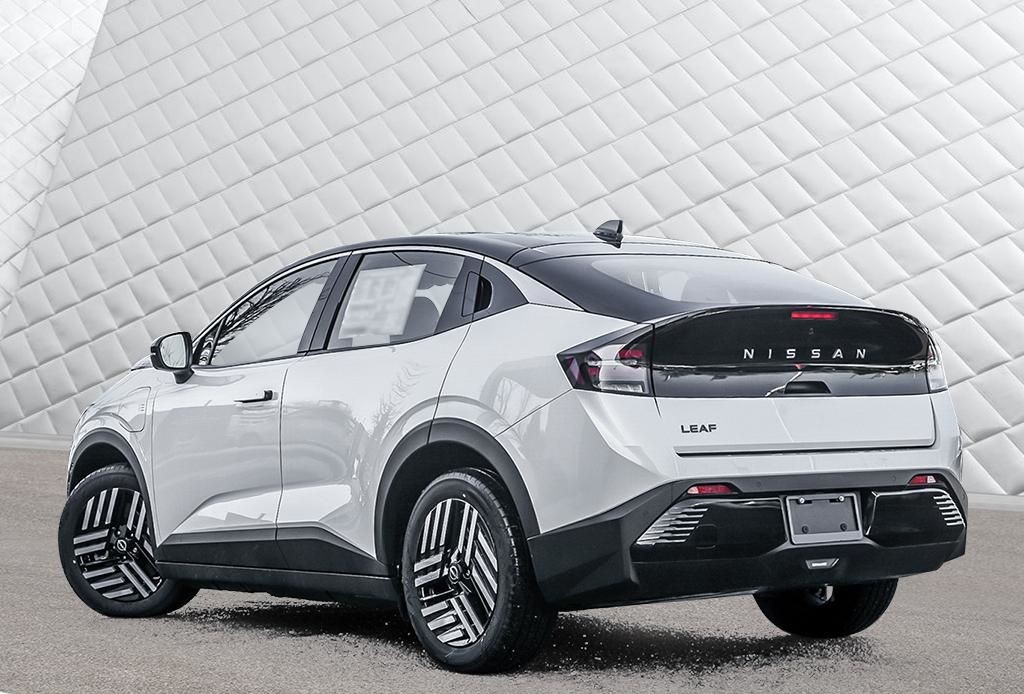 2026 Nissan LEAF 4