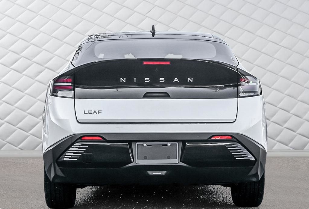 2026 Nissan LEAF 5